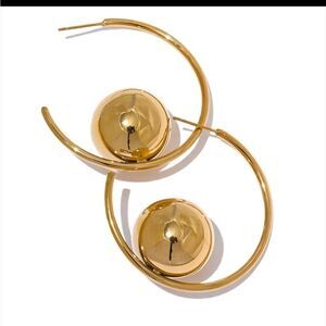 NWOT gold plated tarnish free geometric hoop earrings